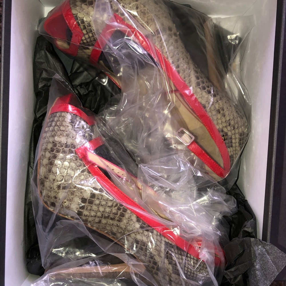 Alexander Mcqueen Python Open Toe Pump Size 36.5 - image 2